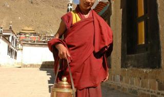 藏族的风俗文化简短介绍 藏族的风俗习惯